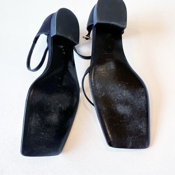 Toteme Pearl Embellished Black Satin Sandals 40 - Picture 11 of 12